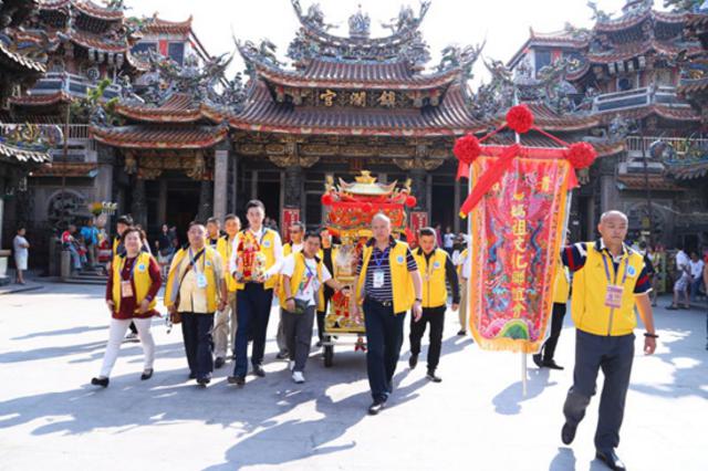 青島媽祖聯誼會一行拜訪大甲鎮瀾宮