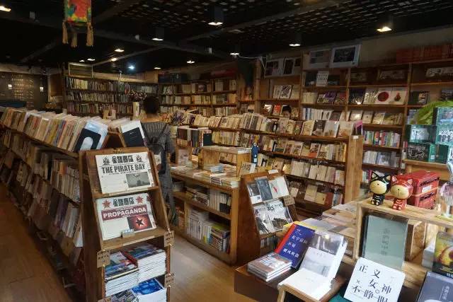 青島最美的16家書店都在這兒了,夏日文藝發呆清涼好去處!