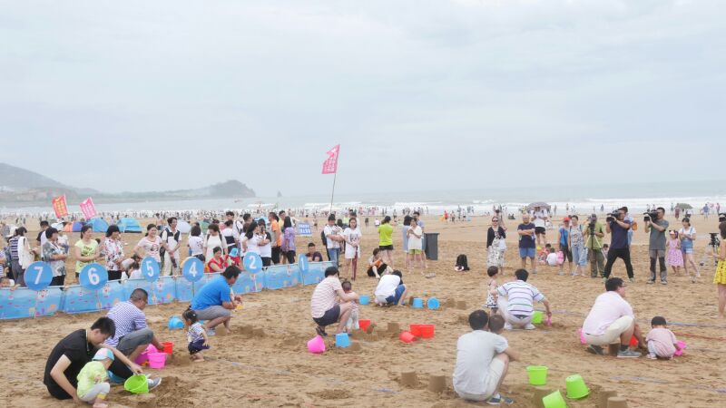 《七巧板》青岛红黄蓝站 萌宝爬爬走走上央视